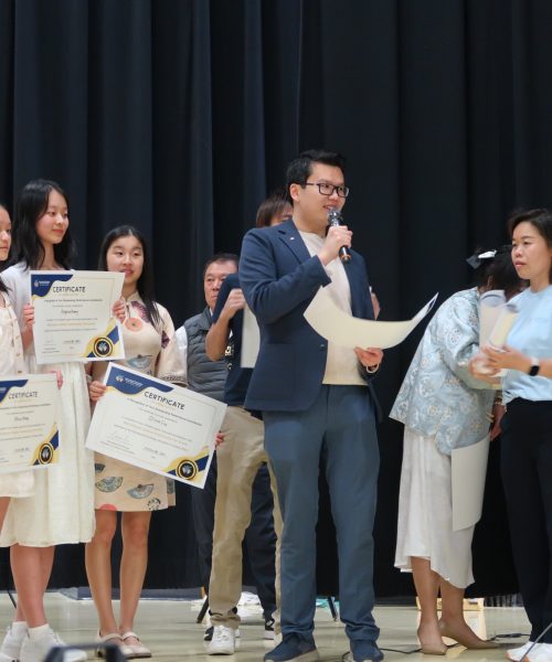 国会议员Vincent Ho为Roots & Youth志愿者、JP Music Academy 演出者颁发证书